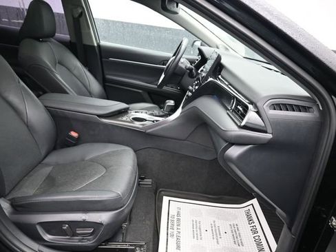 Used 2024 Toyota Camry XLE w/ Navigation Package image 8