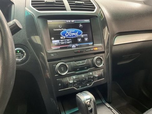 Used 2016 Ford Explorer XLT w/ Equipment Group 202A image 12
