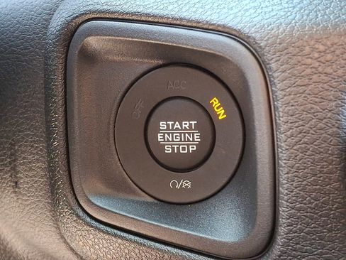 New 2025 Jeep Gladiator Sport image 18