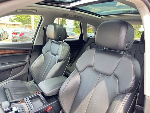 Used 2018 Audi Q5 2.0T Premium Plus w/ Premium Plus Package AWD/4WD image 16