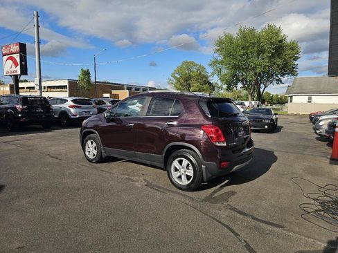 Used 2020 Chevrolet Trax LT w/ LT Convenience Package AWD/4WD image 7