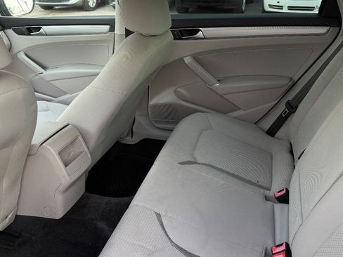 Used 2016 Volkswagen Passat 1.8T S FWD image 18