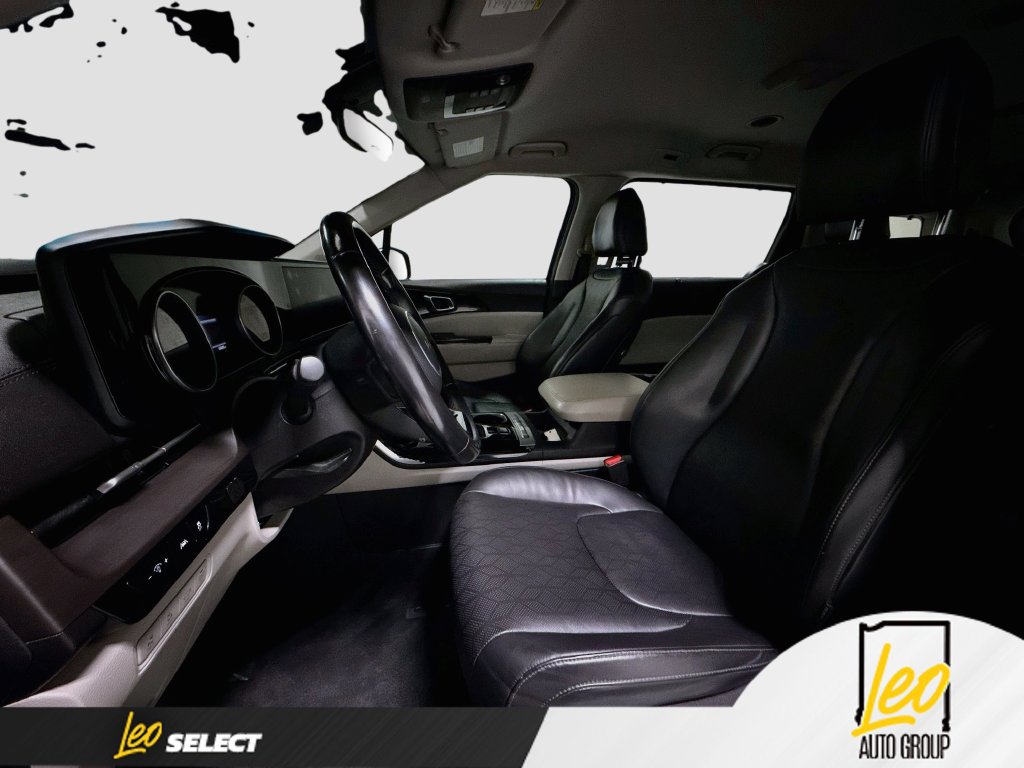 Used 2022 Kia Carnival EX FWD image 23