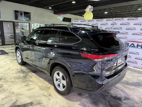 Used 2022 Toyota Highlander LE FWD image 10