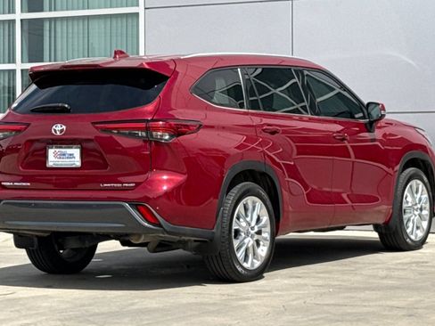 Used 2020 Toyota Highlander Limited AWD/4WD image 4