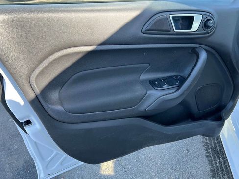 Used 2016 Ford Fiesta SE image 18