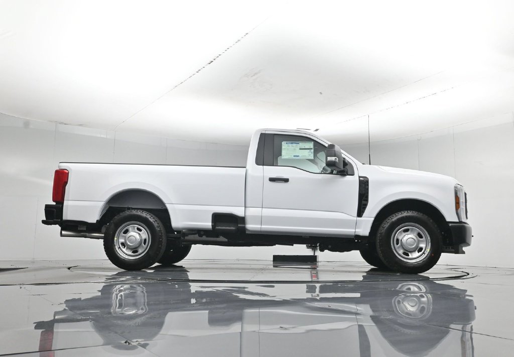 New 2027 Ford F350 XL w/ XL Chrome Package RWD image 42