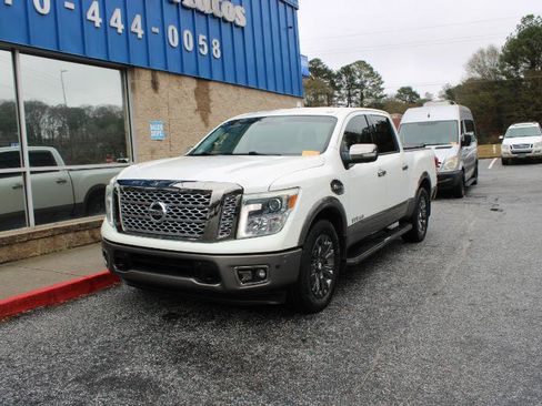 Used 2017 Nissan Titan Platinum Reserve image 3