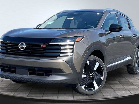 New 2026 Nissan Kicks SR FWD image 2