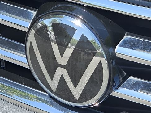 Certified 2024 Volkswagen Tiguan SE AWD/4WD image 32