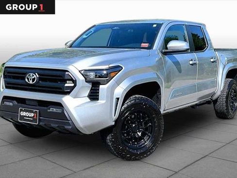 Certified 2025 Toyota Tacoma SR5 AWD/4WD image 1