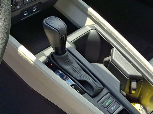 Certified 2025 Honda Accord SE image 16