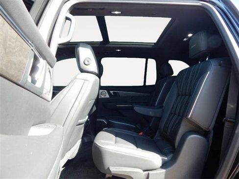 Used 2025 Buick Enclave Avenir w/ Super Cruise Package image 11