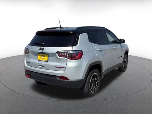 Used 2025 Jeep Compass Trailhawk AWD/4WD image 14