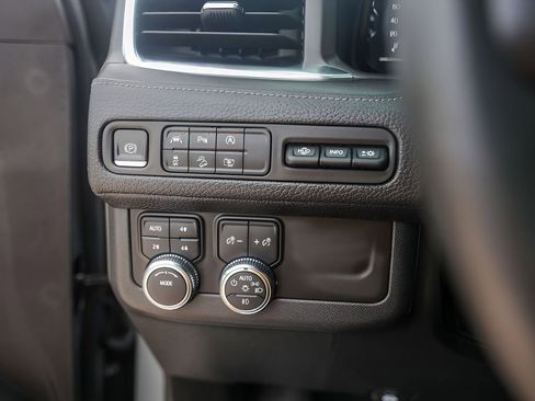 Used 2023 GMC Yukon Denali AWD/4WD image 18