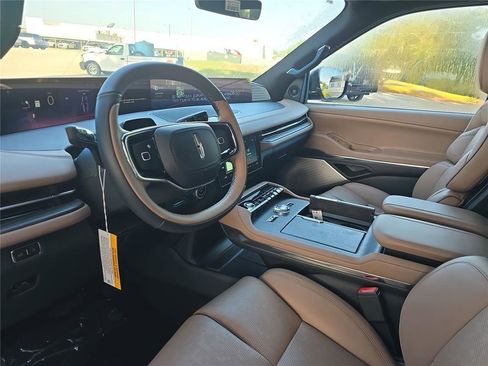 New 2026 Lincoln Navigator Black Label AWD/4WD image 17