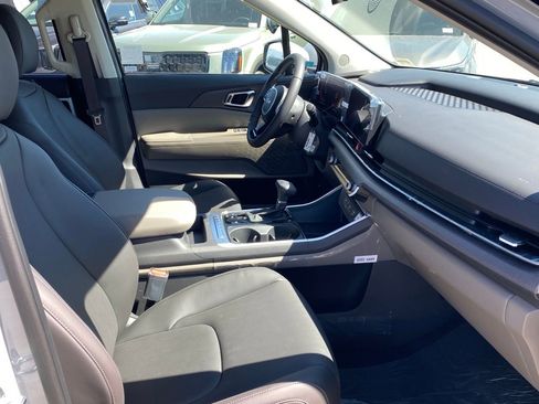 New 2026 Kia Carnival EX image 27