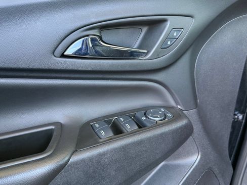 Used 2024 Chevrolet Equinox LT FWD image 12