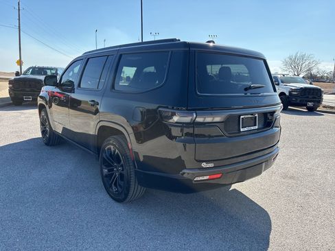 New 2026 Jeep Grand Wagoneer Summit image 4