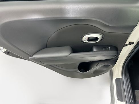 Used 2015 Kia Soul + FWD image 24