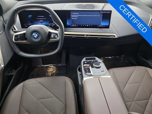 Used 2024 BMW iX xDrive50 w/ Premium Package AWD/4WD image 13