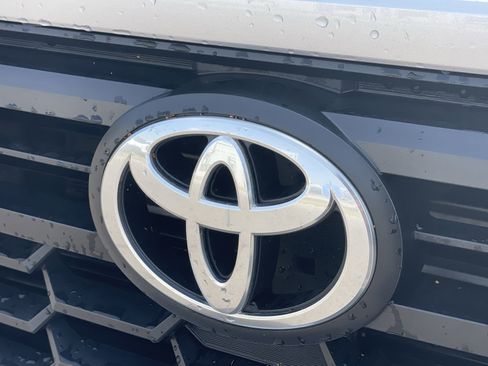 Used 2025 Toyota Tacoma TRD Sport image 31