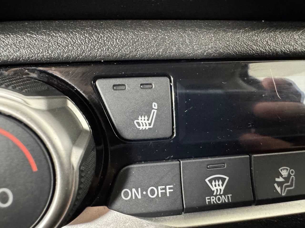 Used 2025 Nissan Versa SR FWD image 24
