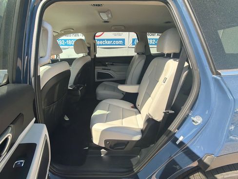 Used 2023 Kia Telluride S AWD/4WD image 32