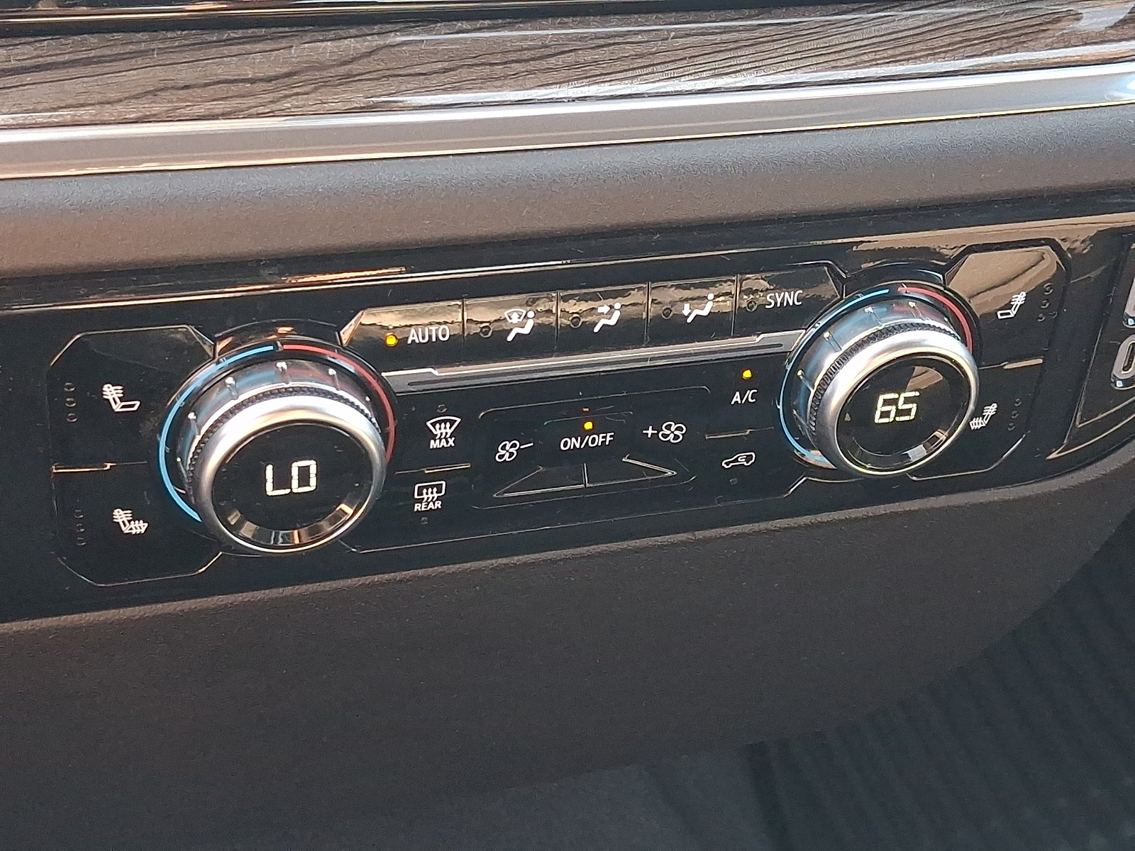 Certified 2025 GMC Sierra 1500 Elevation AWD/4WD image 16