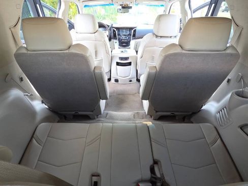 Used 2017 Cadillac Escalade Luxury AWD/4WD image 50