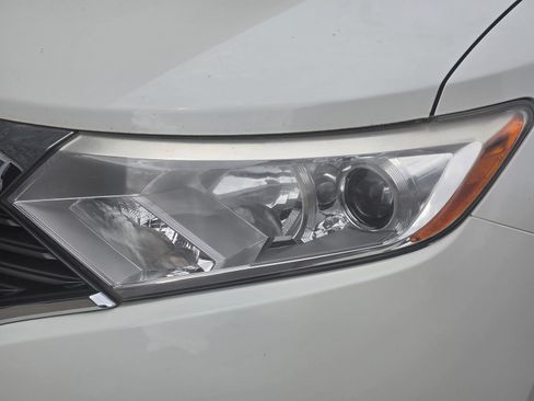 Used 2014 Nissan Quest LE FWD image 3
