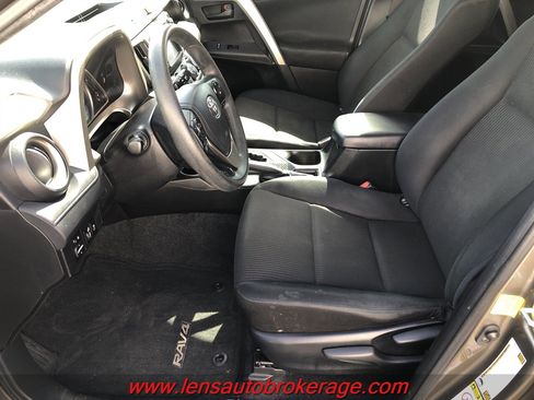 Used 2014 Toyota RAV4 LE FWD image 11