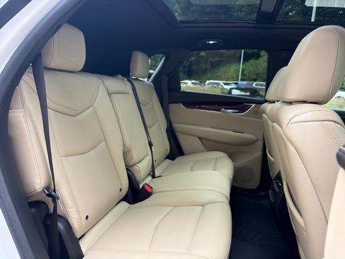 Used 2017 Cadillac XT5 Premium Luxury FWD image 18