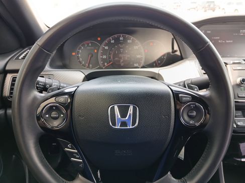 Used 2016 Honda Accord Sport image 10