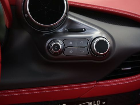 Used 2023 Ferrari F8 Tributo image 20