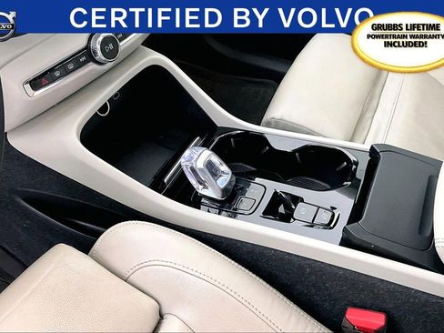 Used 2023 Volvo XC40 B5 Ultimate w/ Protection Package Premier image 18