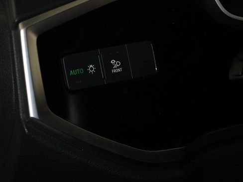 Used 2025 Audi Q3 2.0T Premium image 24