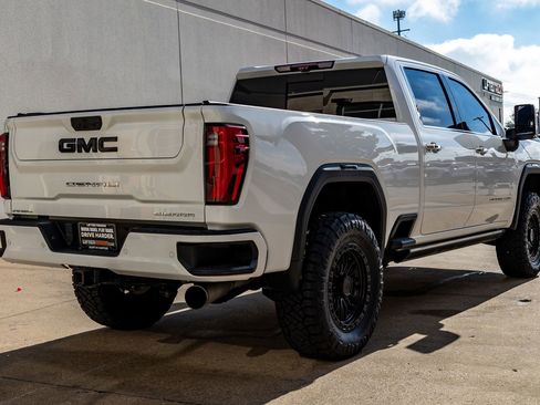 Used 2024 GMC Sierra 2500 Denali Ultimate AWD/4WD image 10