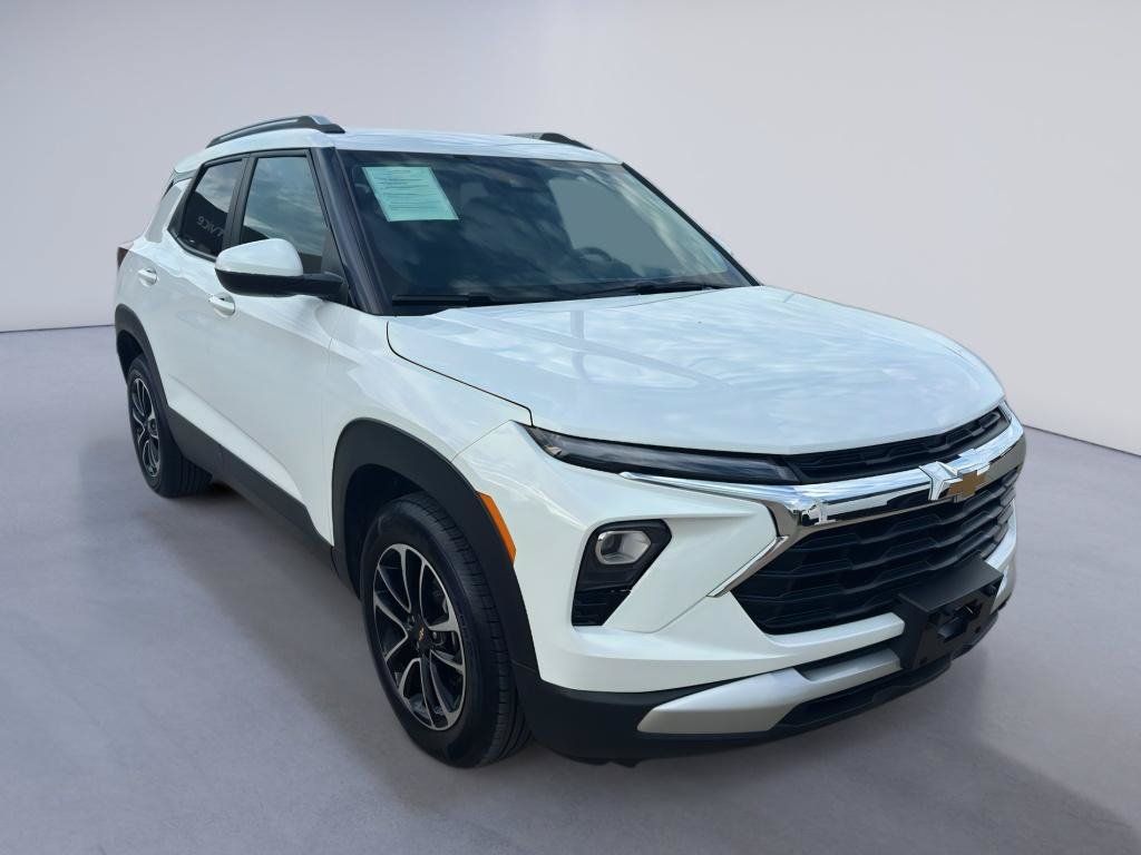 Used 2025 Chevrolet TrailBlazer LT FWD image 7