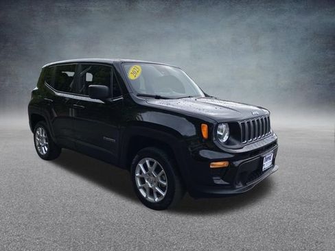 Used 2023 Jeep Renegade Latitude AWD/4WD image 4