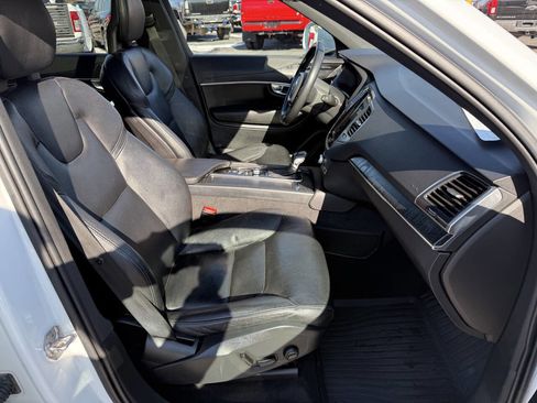 Used 2020 Volvo XC90 T5 Momentum w/ Protection Package image 26