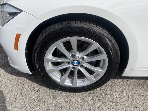 Used 2018 BMW 320i Sedan w/ Convenience Package RWD image 11
