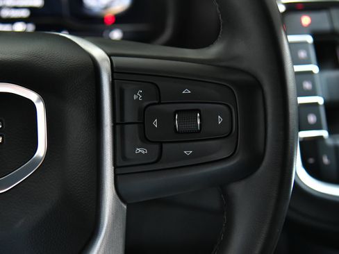 Used 2024 GMC Yukon SLE AWD/4WD image 32