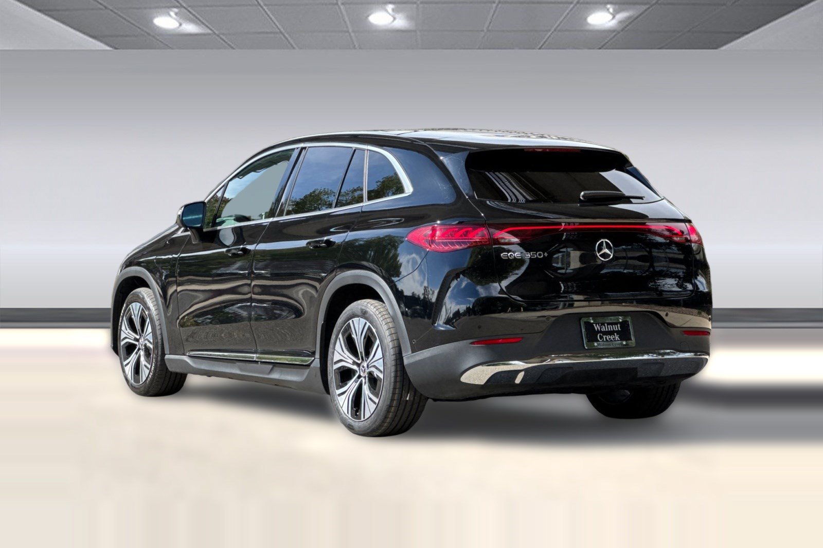 Used 2024 Mercedes-Benz EQE 350+ SUV image 3