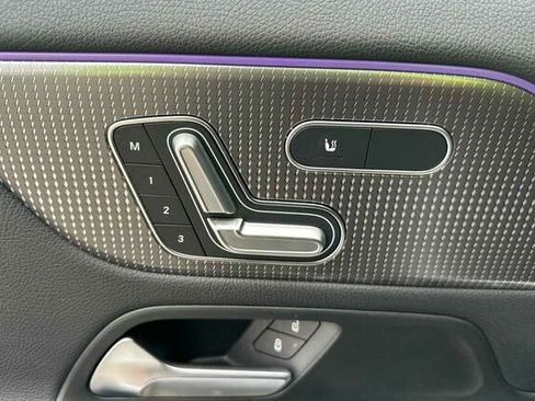 Used 2023 Mercedes-Benz GLA 250 4MATIC image 13