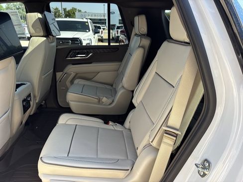 New 2026 GMC Yukon Denali w/ Denali Reserve Package AWD/4WD image 12
