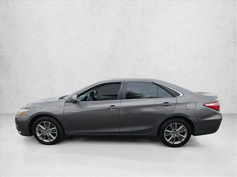 Used 2016 Toyota Camry SE image 7