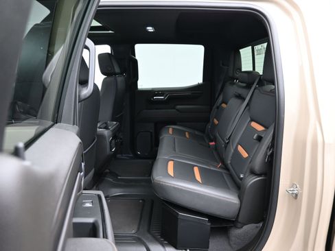 Used 2023 GMC Sierra 1500 AT4 w/ AT4 Premium Package AWD/4WD image 11