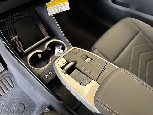 Used 2025 BMW X2 xDrive28i w/ Convenience Package image 23