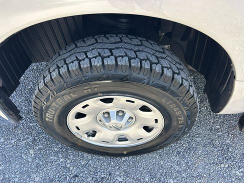 Used 2018 Nissan Titan SV RWD image 20
